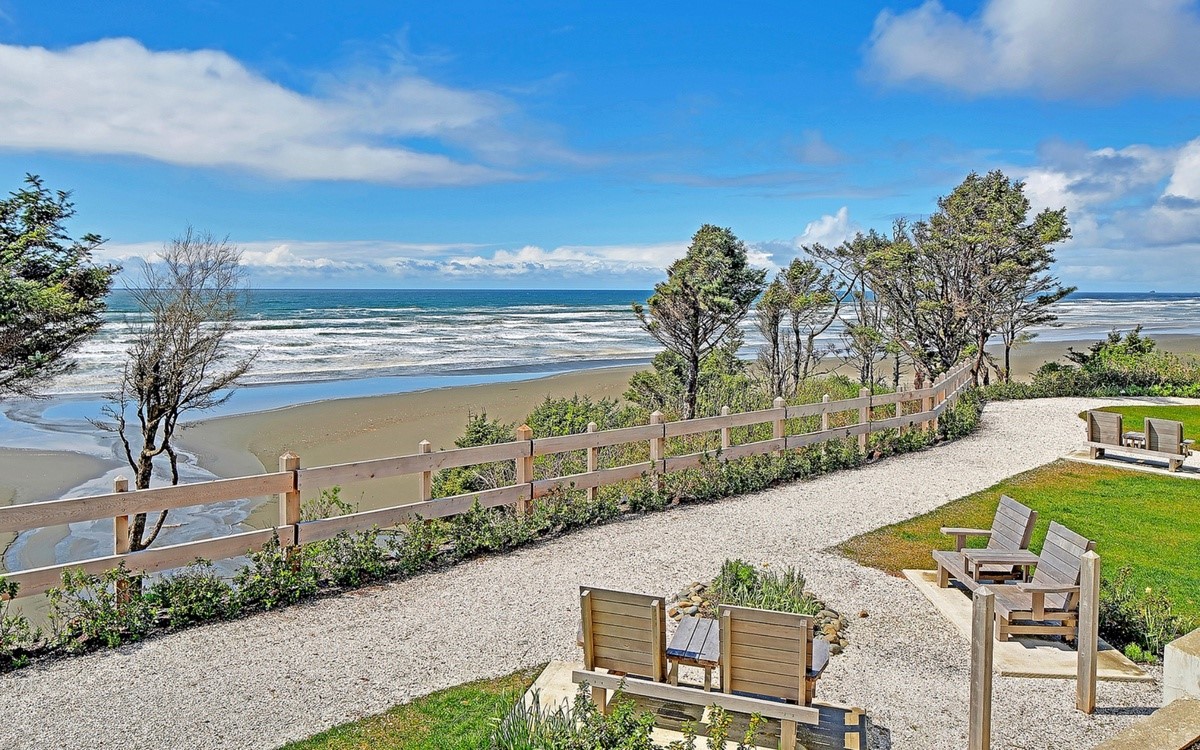 Adventurous Vacations in a Tiny Home on the Washington Coast